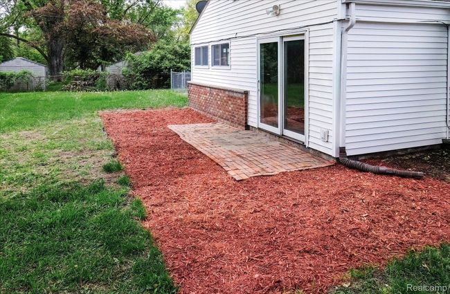 2365 Middlebelt Rd, House other with 4 bedrooms, 2 bathrooms and null parking in West Bloomfield MI | Image 51
