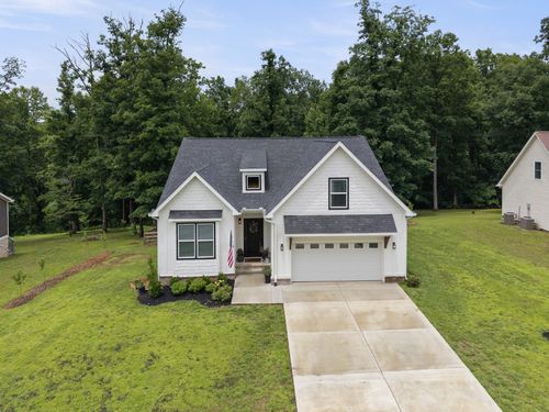 212 Cherokee Dr, White Bluff, TN, 37187-4715 | Card Image