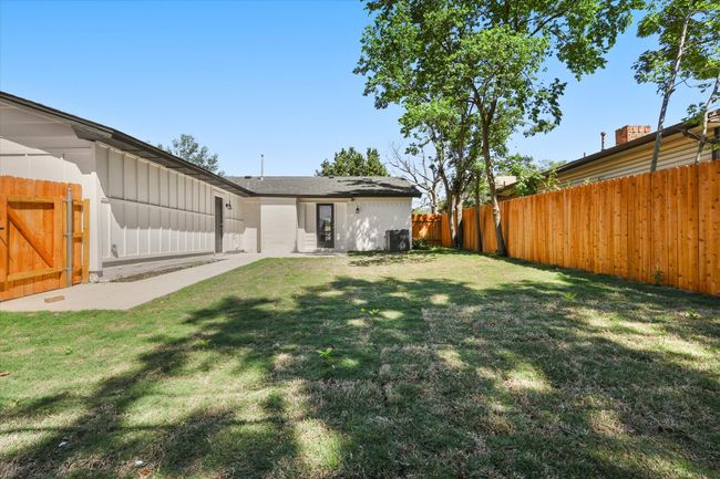 3932 Twin Falls St, House other with 4 bedrooms, 2 bathrooms and null parking in Irving TX | Image 25
