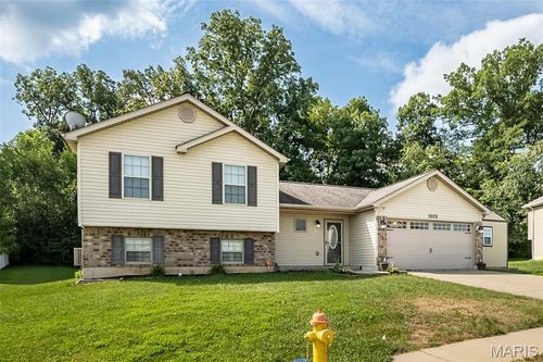1102 Marathon Dr, Foristell, MO, 63348-2607 | Card Image