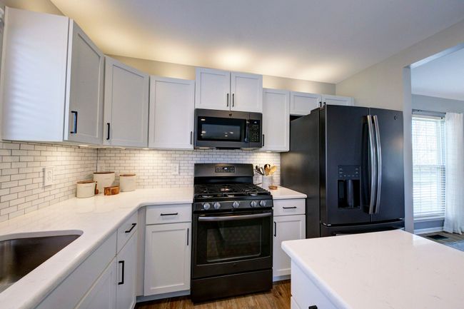 3707 Sugarbush Dr, House other with 4 bedrooms, 4 bathrooms and null parking in Howell MI | Image 16