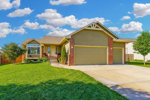 3227 S Bluelake Ct, Wichita, KS, 67215-1022 | Card Image