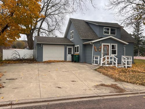 102 Harrison St S, Lake Benton, MN, 56149-1001 | Card Image