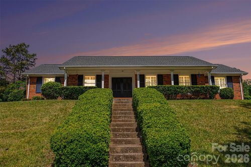 6300 Idlebrook Dr, Charlotte, NC, 28212-4733 | Card Image