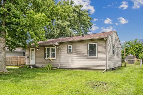 1662 Golden Valley Dr, Waterloo, IA, 50703-1322 | Card Image