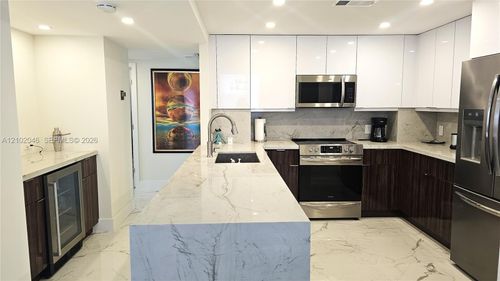 2s-1965 S Ocean Dr, Hallandale Beach, FL, 33009-5915 | Card Image