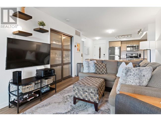 PH2 - 775 Academy Way, Condo with 3 bedrooms, 3 bathrooms and 1 parking in Kelowna BC | Image 8