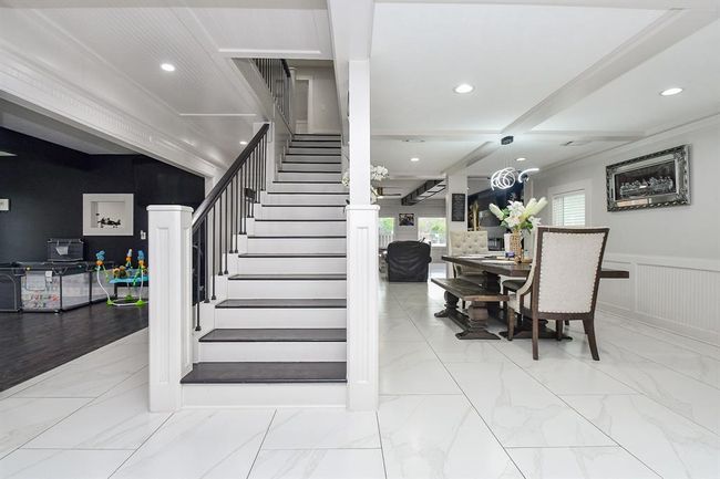 Main stairs to access the second floor. | Image 18