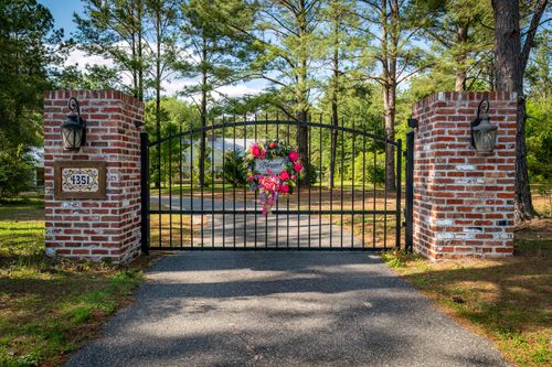 4351 Poverty Creek Rd, Crestview, FL, 32539-8220 | Card Image