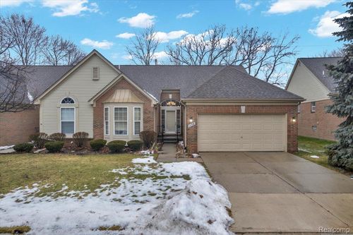 1158 Churchill Cir, Rochester, MI, 48307-6057 | Card Image