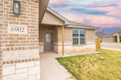 18th Street, House other with 3 bedrooms, 2 bathrooms and null parking in Lubbock TX | Image 3