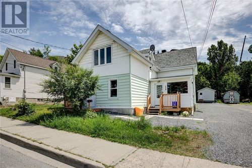 138 Mountain St, Sudbury, ON, P3B2R2 | Card Image