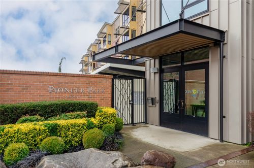 unit-313-210 W Pioneer, Puyallup, WA, 98371-5325 | Card Image