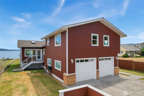 451 Beach Dr, Sequim, WA, 98382-8632 | Card Image