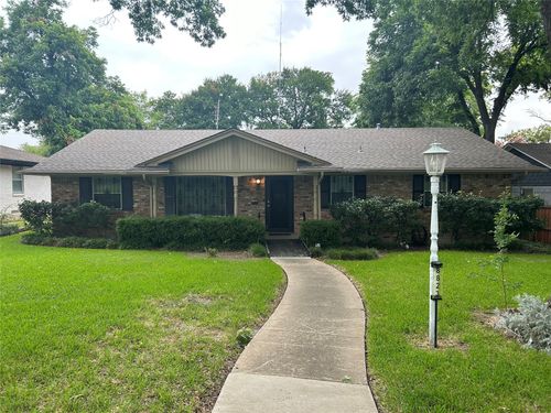8823 Bretshire Dr, Dallas, TX, 75228-5101 | Card Image