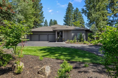 19558 Green Lakes Loop, Bend, OR, 97702-1092 | Card Image