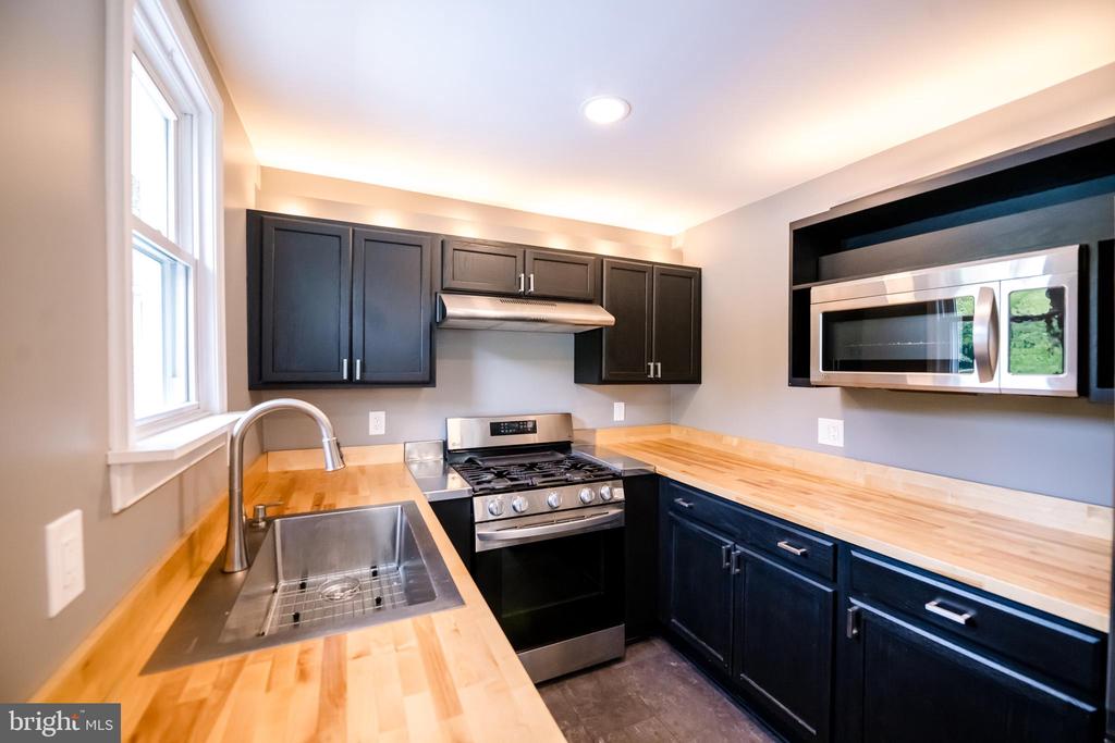 Residential in PARKVILLE 2