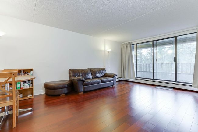 901 - 4194 Maywood Street, Condo with 2 bedrooms, 1 bathrooms and 2 parking in Burnaby BC | Image 8