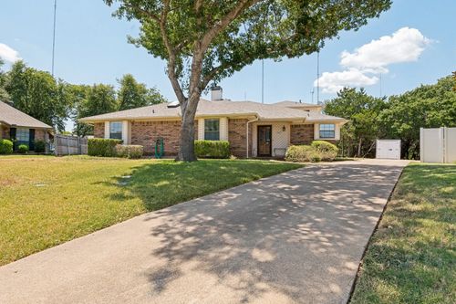 411 Bradshaw St, Cedar Hill, TX, 75104-1982 | Card Image