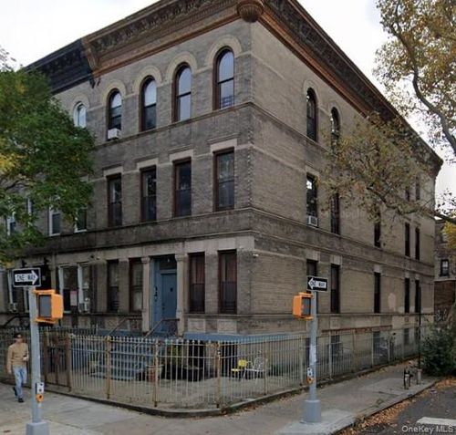 654 Macdonough Street, New York, NY, 11233 | Card Image