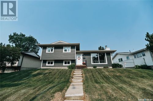 2605 15th Ave E, Prince Albert, SK, S6V6H4 | Card Image