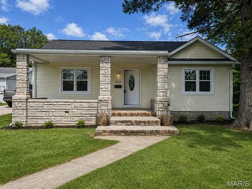 819 Mildred Ave, East Saint Louis, IL, 62206-1926 | Card Image