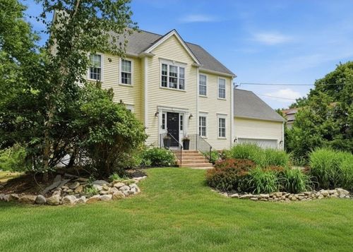 37 Sylvia St, Fairhaven, MA, 02719-5611 | Card Image