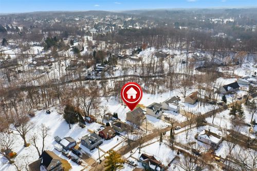 413 Newton Dr, Lake Orion, MI, 48362-3342 | Card Image