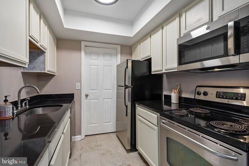 204-14800 Rydell Rd, Centreville, VA, 20121-4477 | Card Image