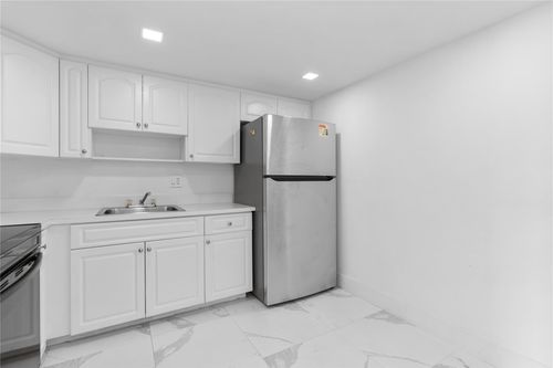 apt-412-4164 Inverrary Dr, Lauderhill, FL, 33319-4569 | Card Image