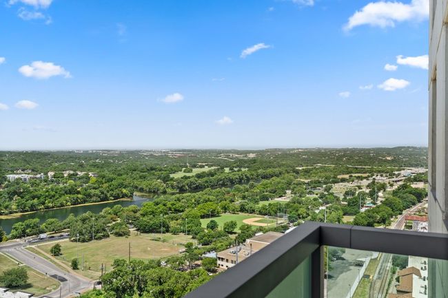 APT-2402 - 300 Bowie St, Condo with 3 bedrooms, 3 bathrooms and 2 parking in Austin TX | Image 26