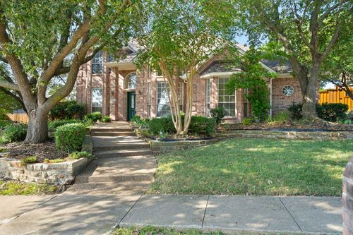 1718 Lake Bluff Dr, Garland, TX, 75043-7551 | Card Image