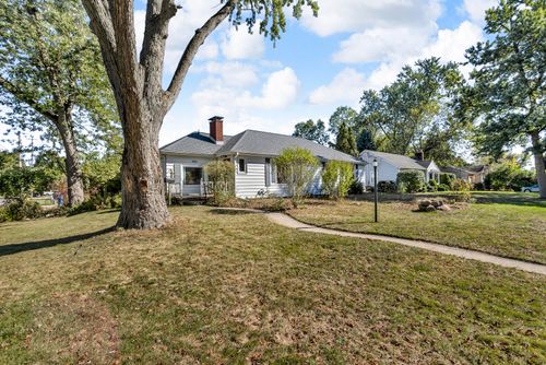 1021 S Higby St, Jackson, MI, 49203-2831 | Card Image