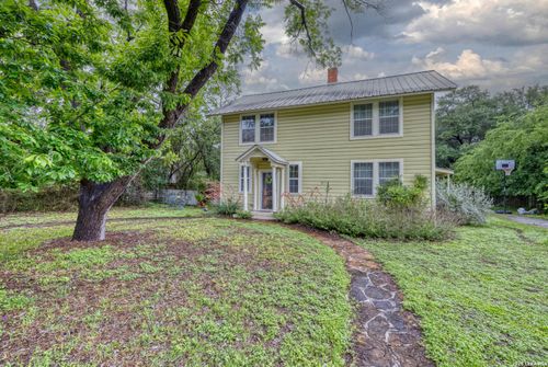 118 W Leona St, Uvalde, TX, 78801 | Card Image