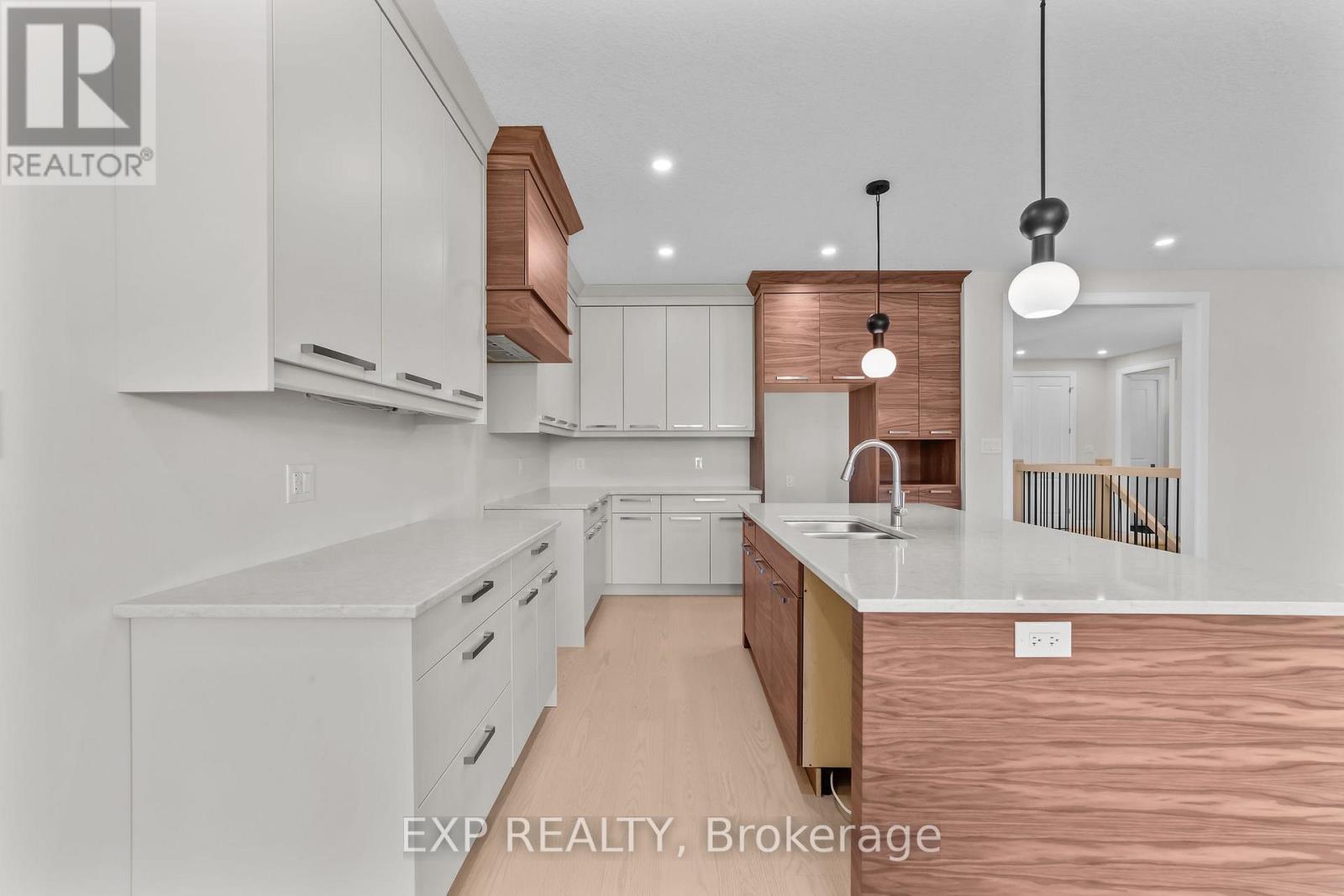 Residential in Warwick (Watford) 5
