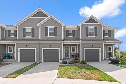 741 Shawnee Ct, Gardner, KS, 66030-7851 | Card Image