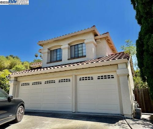 715 Sunrise Dr, Fremont, CA, 94539-5905 | Card Image