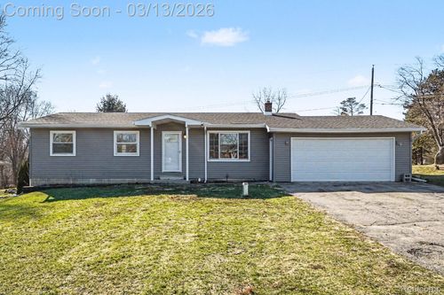 880 Hemingway Rd, Lake Orion, MI, 48362-2635 | Card Image