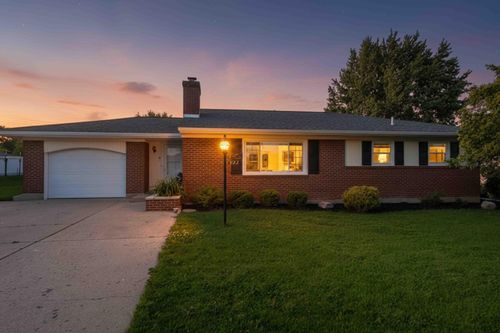 822 Barbara Ln, Wapakoneta, OH, 45895-1313 | Card Image
