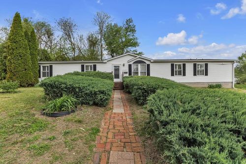 1529 Angelique St, Saint Joseph, MO, 64501-2977 | Card Image