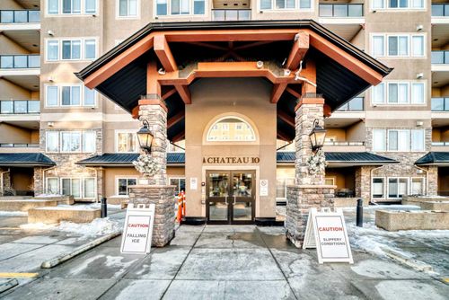 213-10 Discovery Ridge Close Sw, Calgary, AB, T3H5X3 | Card Image