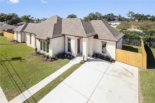 3012 Mumphrey Rd, Chalmette, LA, 70043-3733 | Card Image