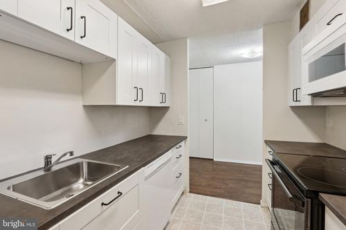 apt-7o-1420 Locust St, PHILADELPHIA, PA, 19102-4206 | Card Image