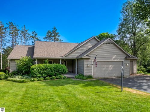 1546 Nightingale Ln, Kingsley, MI, 49649-9212 | Card Image