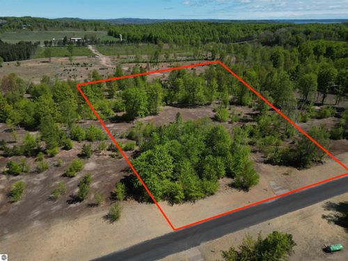 1087 E Solaris Way, Maple City, MI, 49664 | Card Image