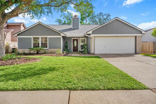 15807 Castorglen Drive, Houston, TX, 77598 | Card Image