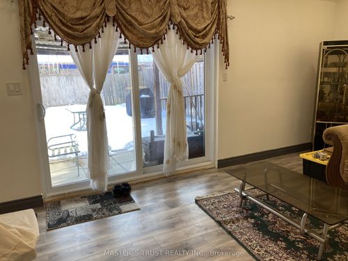 6-374 Driftwood Ave, North York, ON, M3N2P5 | Card Image