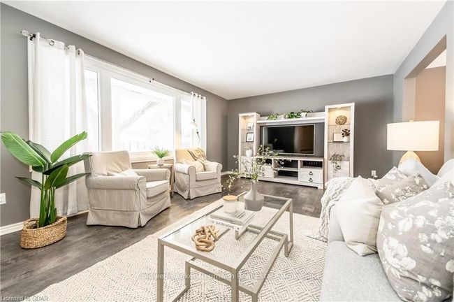 18 Crestwood Dr, House other with 3 bedrooms, 2 bathrooms and 4 parking in Cambridge ON | Image 6