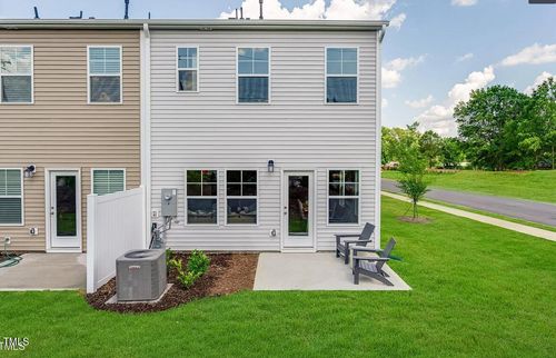 244 Paramount Dr, Smithfield, NC, 27577-3555 | Card Image