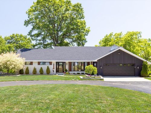 4405 N River Rd, Fort Gratiot, MI, 48059-4058 | Card Image